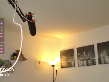 _taylormoon's chat room