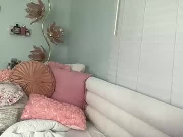 perfecttalldoll's chat room