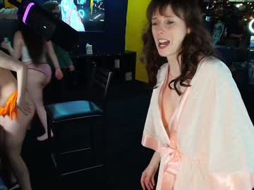 foxy_gamer's chat room