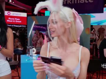bunnydollstella's chat room