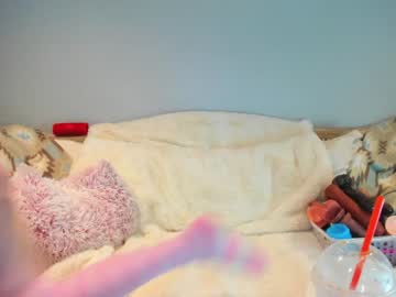 eatmygingersnapps's chat room