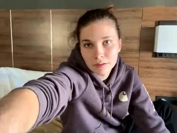 deepthroatqueen33's chat room