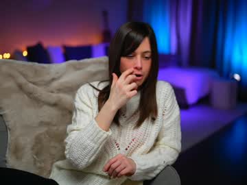 newchloe18's chat room