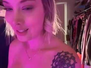 leanneluxecouple's chat room