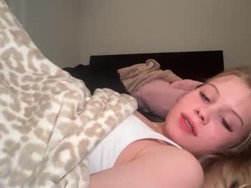 lunarose17's chat room