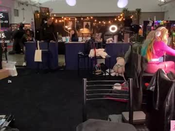 maevemads's chat room