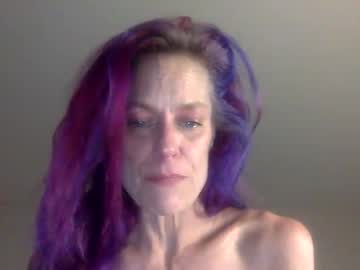 love_blooms's chat room