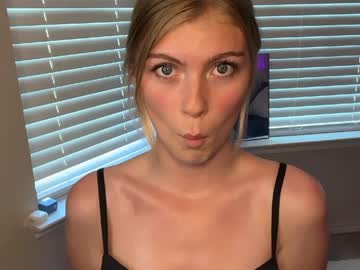 elliee81's chat room