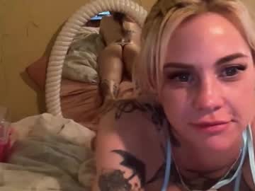 roxxxiebb's chat room