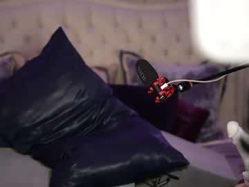 avalonnfoxx's chat room