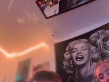 justthejohnsons's chat room