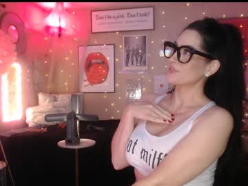 milf_lacey's chat room