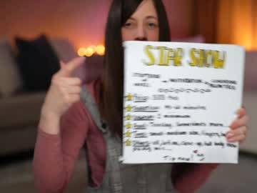 newchloe18's chat room