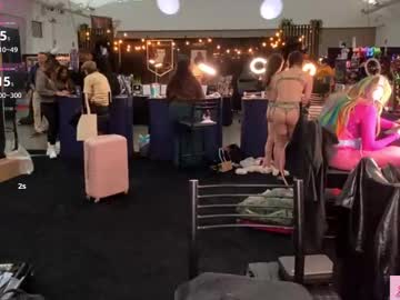 maevemads's chat room