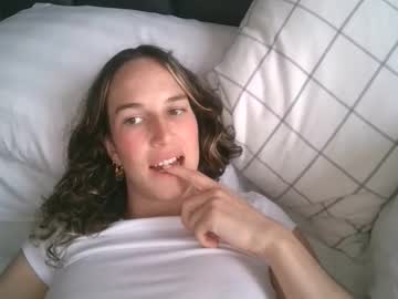 claralafontaine's chat room