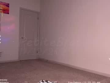 petitebrat's chat room