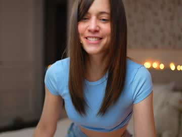 newchloe18's chat room