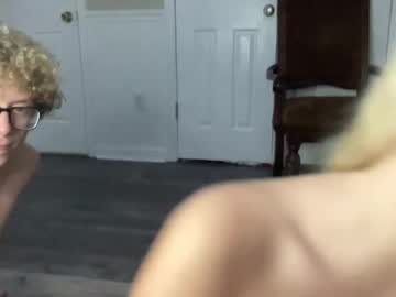 irispink1's chat room