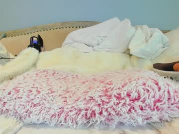 eatmygingersnapps's chat room