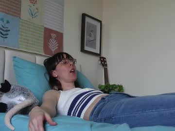 ellynaomi's chat room