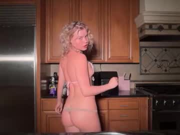 lunarose17's chat room