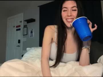 lilylustxoxo's chat room