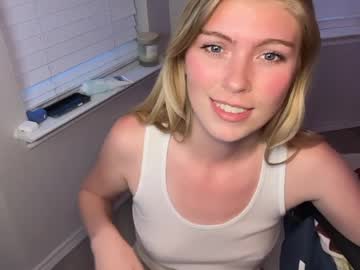 elliee81's chat room