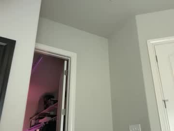 leanneluxecouple's chat room