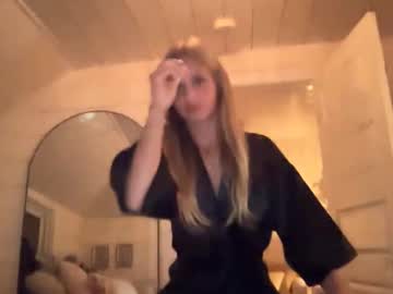 carlybora's chat room