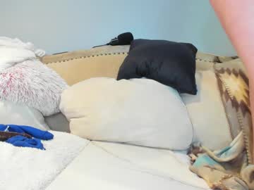 eatmygingersnapps's chat room