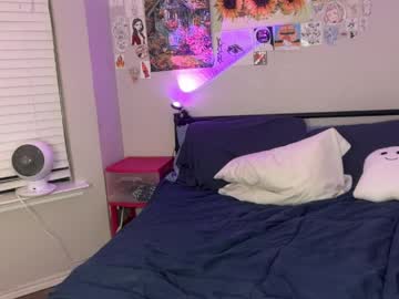 elliee81's chat room