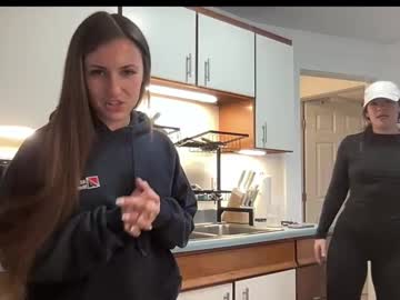 laylahlaylah1's chat room