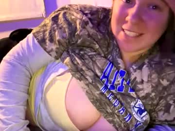 yum_slut's chat room