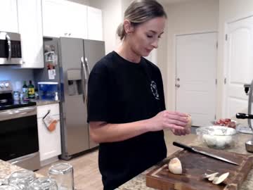 holihurricane's chat room