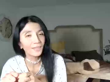 skinnyasianmilf's chat room