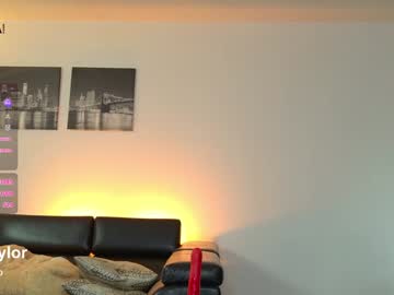 _taylormoon's chat room