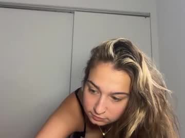 elenahere4u's chat room