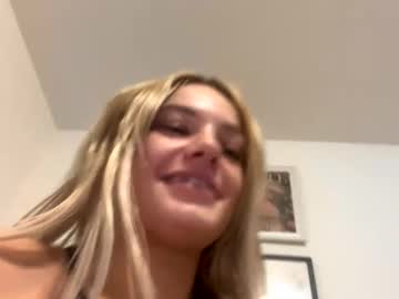 britneycherry08's chat room