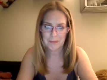 iampoppyy's chat room