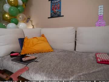 vivid_whit's chat room