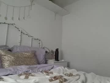 lauramaexo's chat room