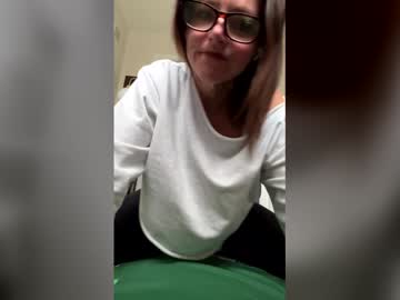 sassynsweetmilf's chat room