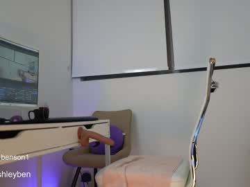 ashley_benson1's chat room