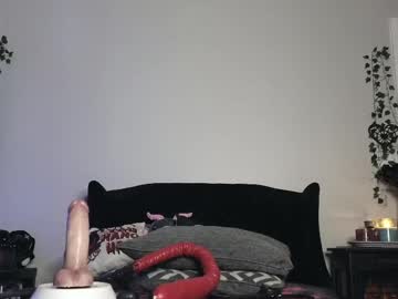 ivey_strigoi's chat room