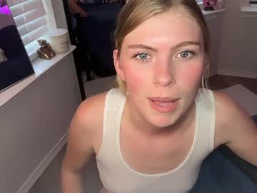 elliee81's chat room