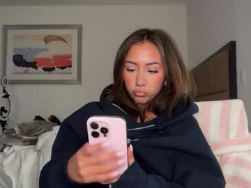 dollyrhodesss's chat room