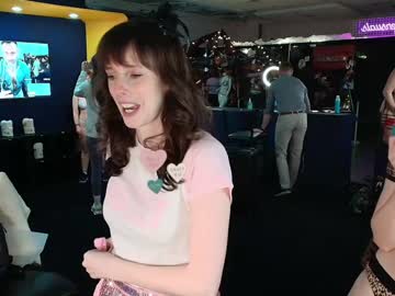 foxy_gamer's chat room