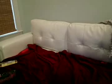 missbehavinxoxo's chat room