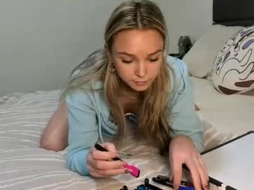 scarletterose_504259's chat room