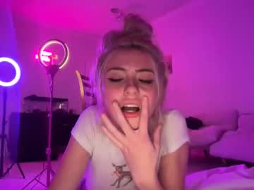 chloeros3e's chat room